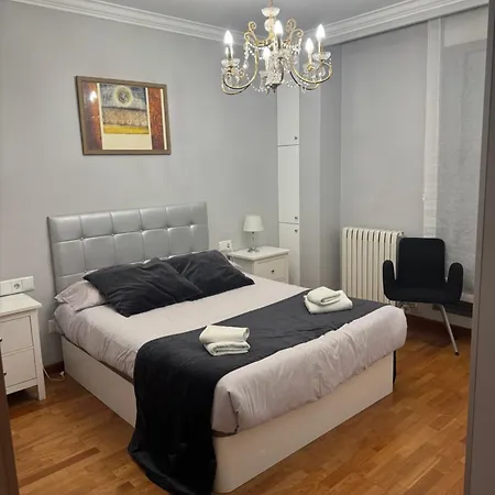 Maison San Isidoro - Garaje Y Wifi Gratuito León