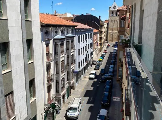 Apartamento Maison San Isidoro - Garaje Y Wifi Gratuito León